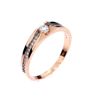 Golden ring with zircon