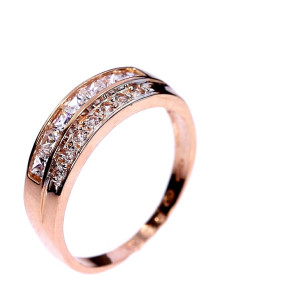 Auksinis žiedas su cirkoniu