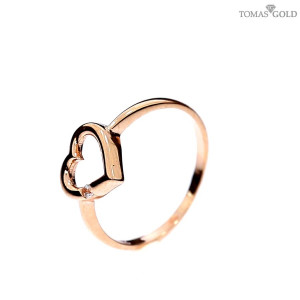 Golden ring with zircon