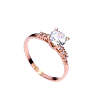 Gold ring with zircon