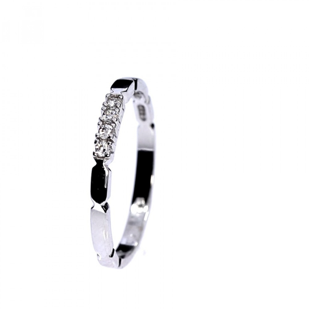 Kuldsõrmus tsirkoonidega