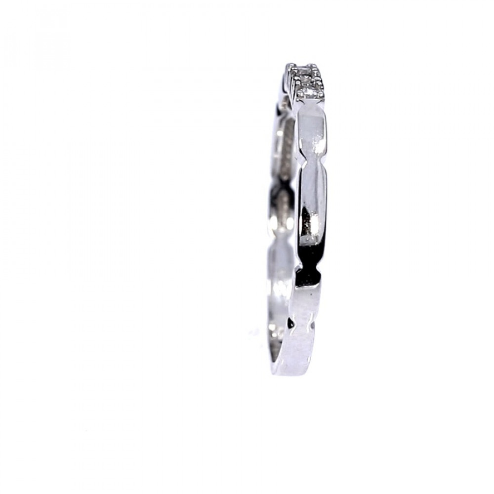 Kuldsõrmus tsirkoonidega