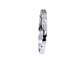 Kuldsõrmus tsirkoonidega