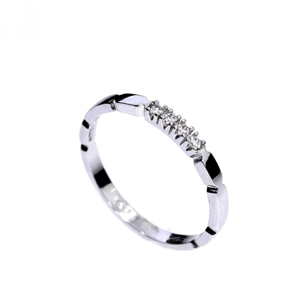 Kuldsõrmus tsirkoonidega