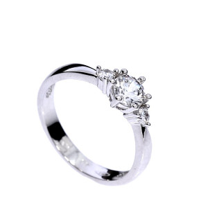 Auksinis žiedas su cirkoniu