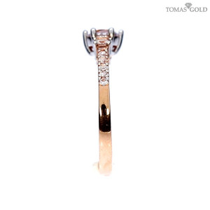 Golden ring with zircon