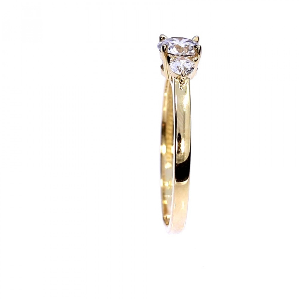 Gold ring with zircon