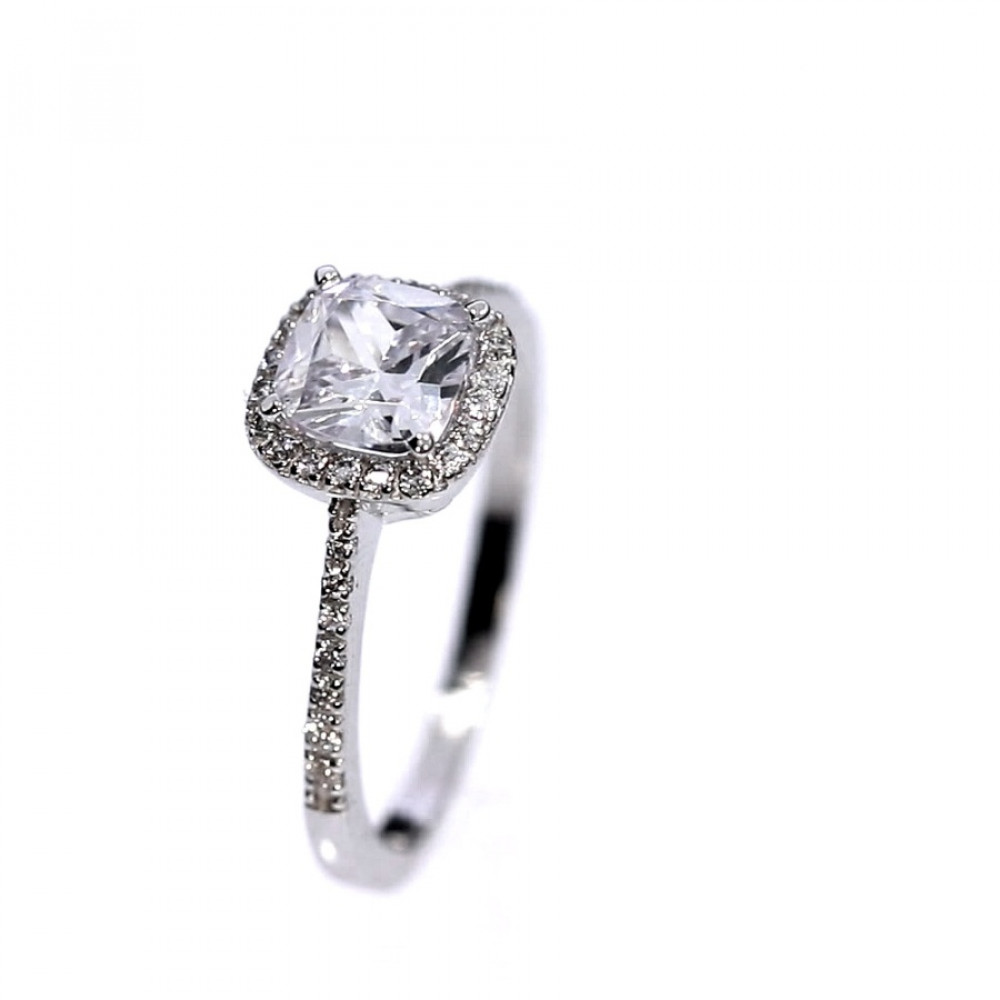 Golden ring with zircon