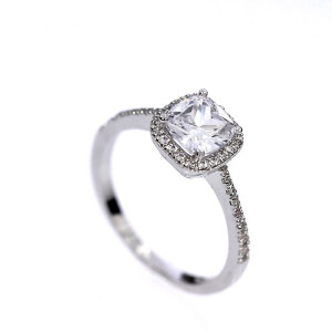 Golden ring with zircon