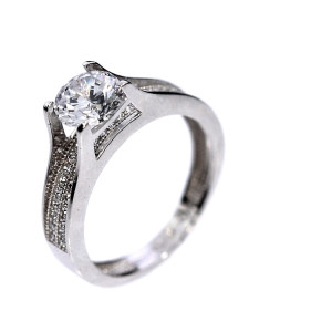 Auksinis žiedas su cirkoniu