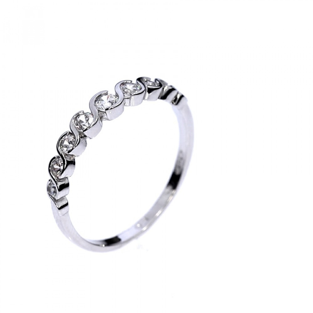 Gold ring with zircon