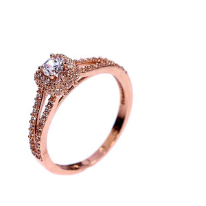 Золотое кольцо с цирконом