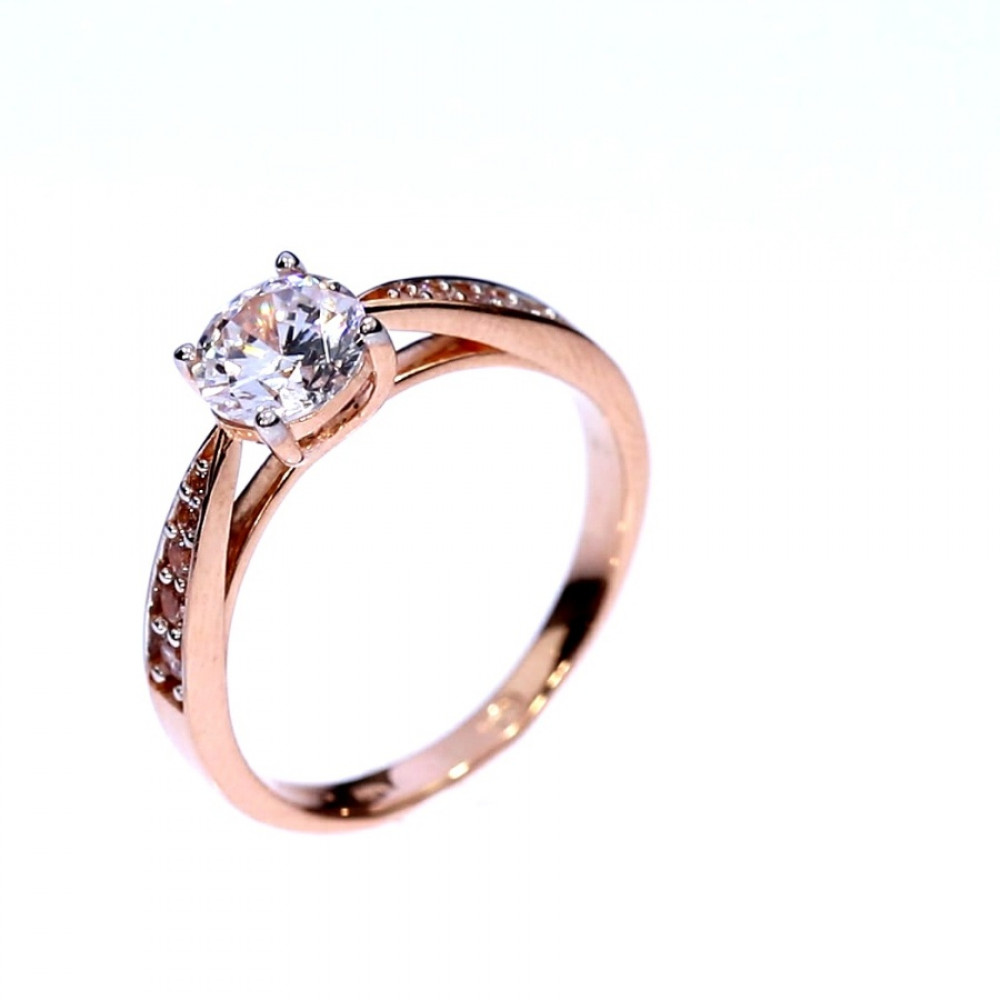 Golden ring with zircon