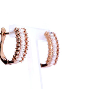 Gold earrings with zircon