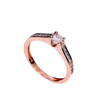 Золотое кольцо с цирконом