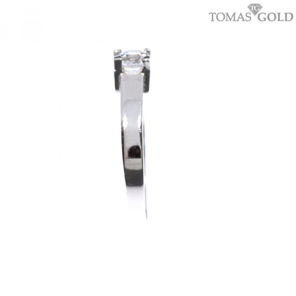 Gold ring with zircon