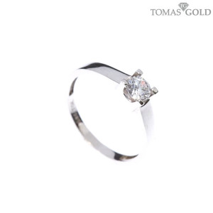 Gold ring with zircon