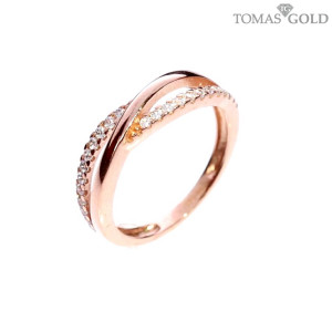 Golden ring with zircon