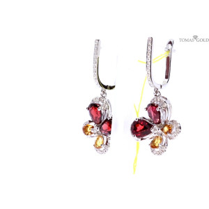 Vääriskividega kuldsed kõrvarõngad