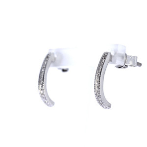 Vääriskividega kuldsed kõrvarõngad