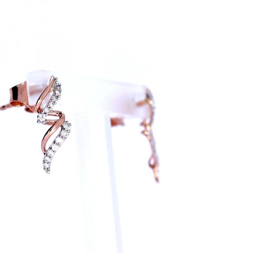 Gold earrings with diamonds