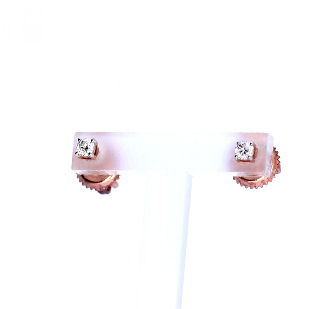 Gold earrings with diamonds