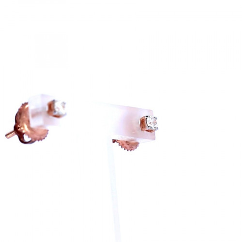 Gold earrings with diamonds