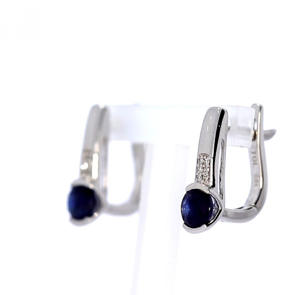 Gold earrings with sapphire