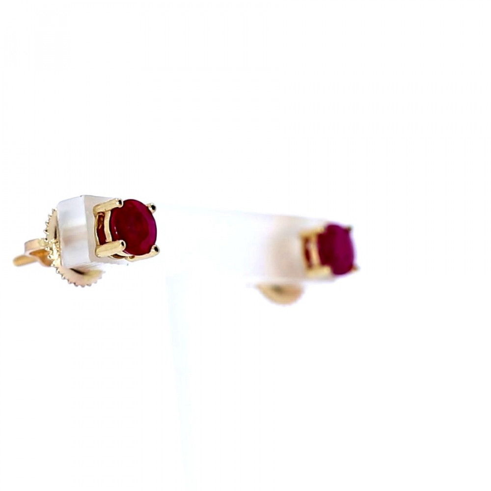 Gold ring with diamonds