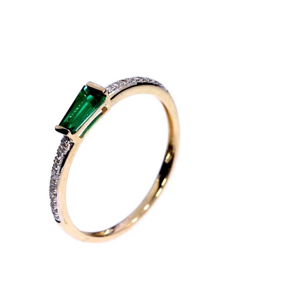 Gold ring with emerald