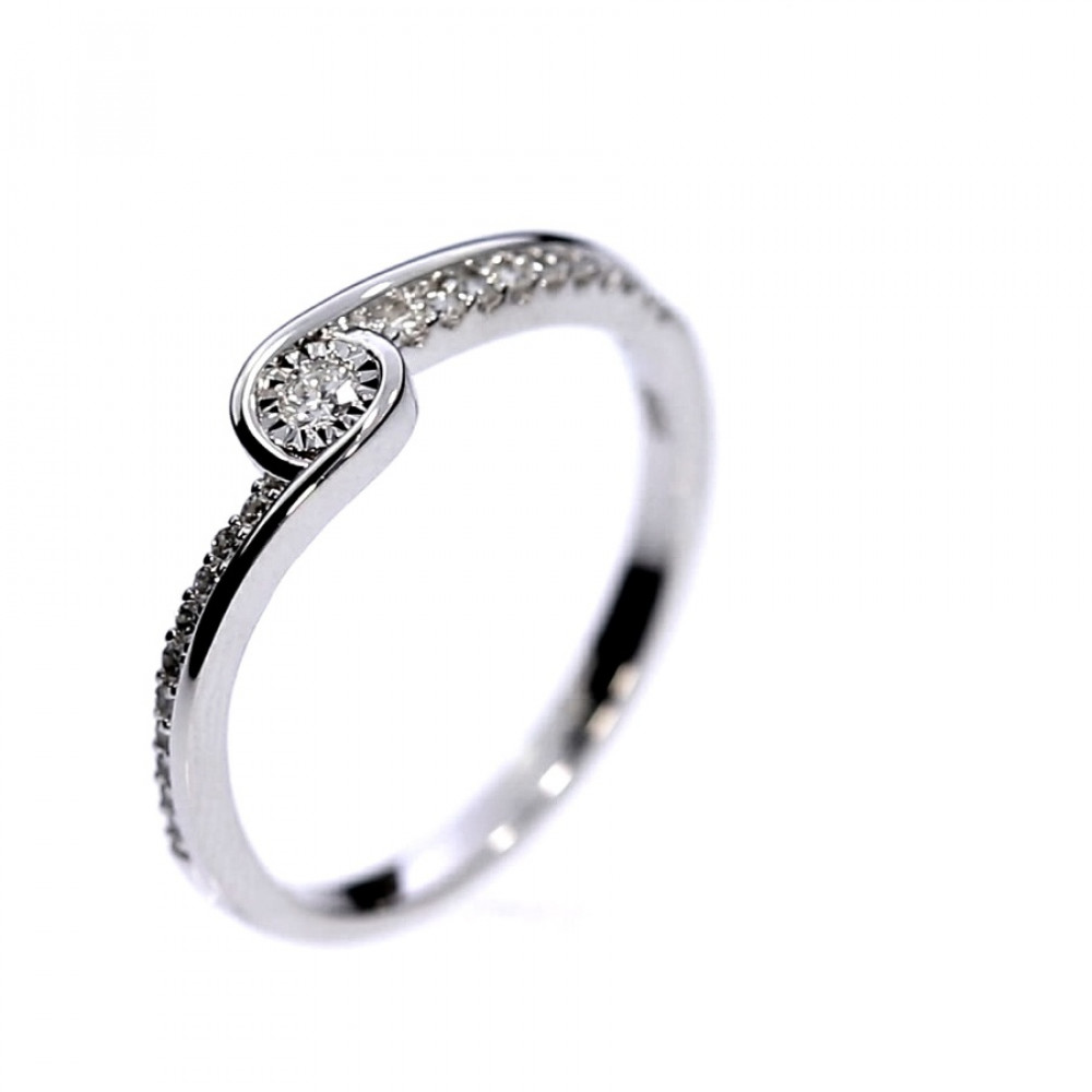 Golden ring with precious stones