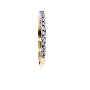 Золотое кольцо с драгоценными камнями