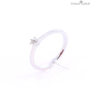 Золотое кольцо с  бриллиантом