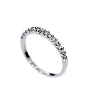 Vääriskividega kuldsõrmus