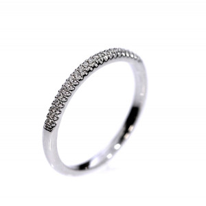 Golden ring with precious stones