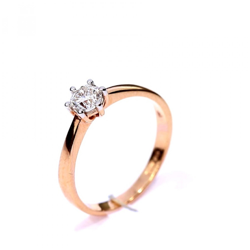 Gold ring with diamond