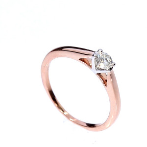 Gold ring with diamond