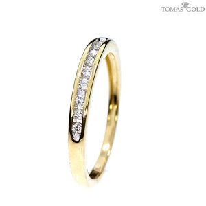 Gold ring with diamonds