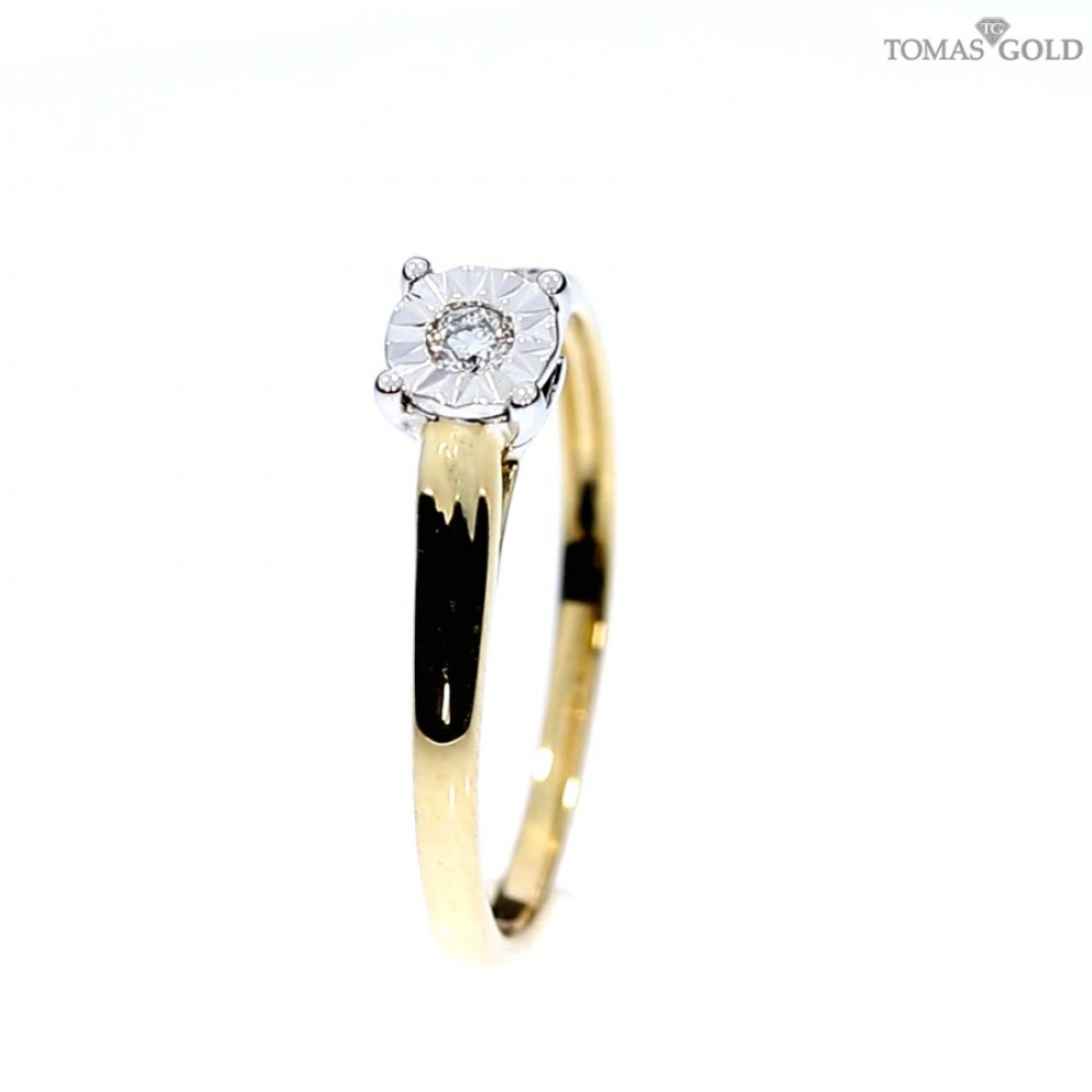 Gold ring with diamond