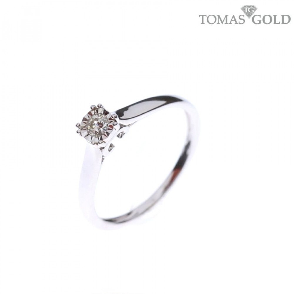 Gold ring with diamond