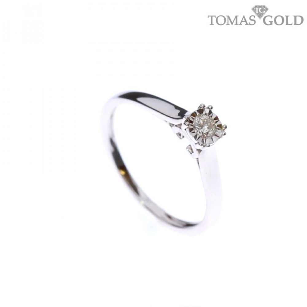 Gold ring with diamond