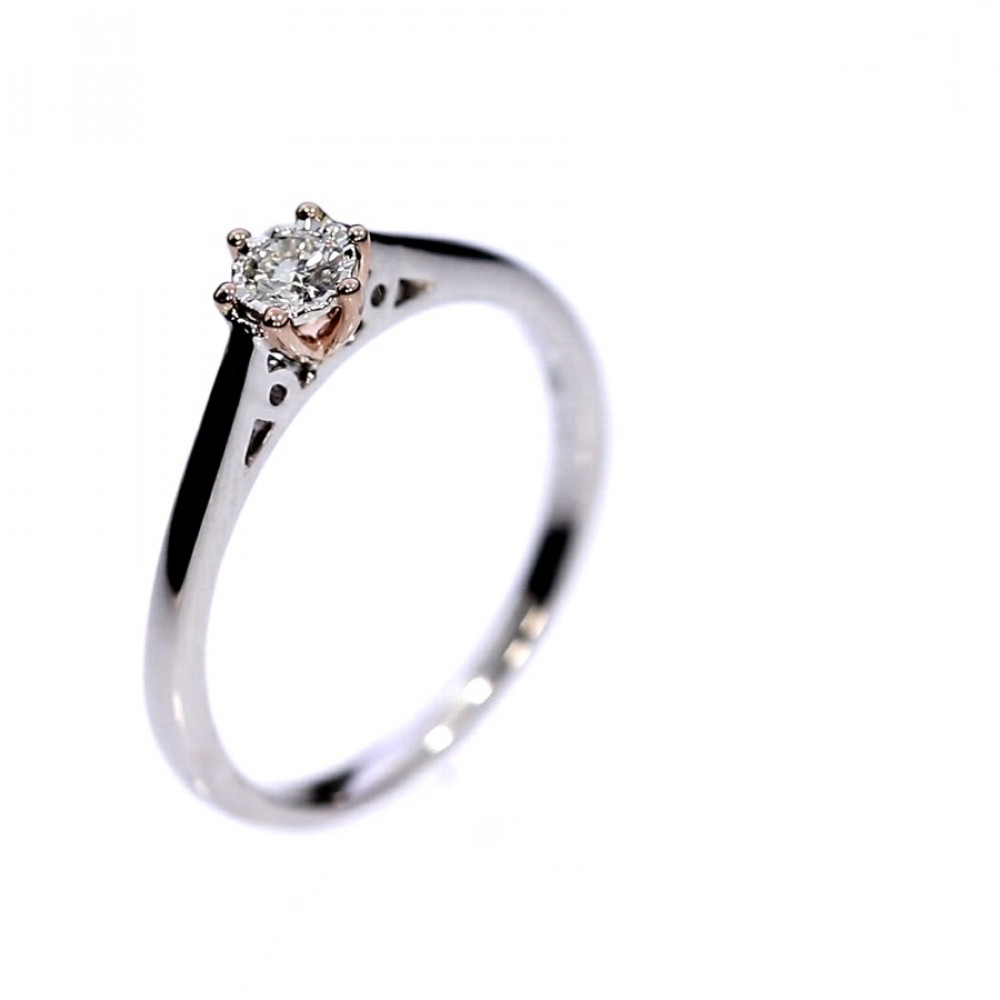 Auksinis žiedas su brangakmeniais