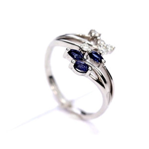 Золотое кольцо с сапфиром
