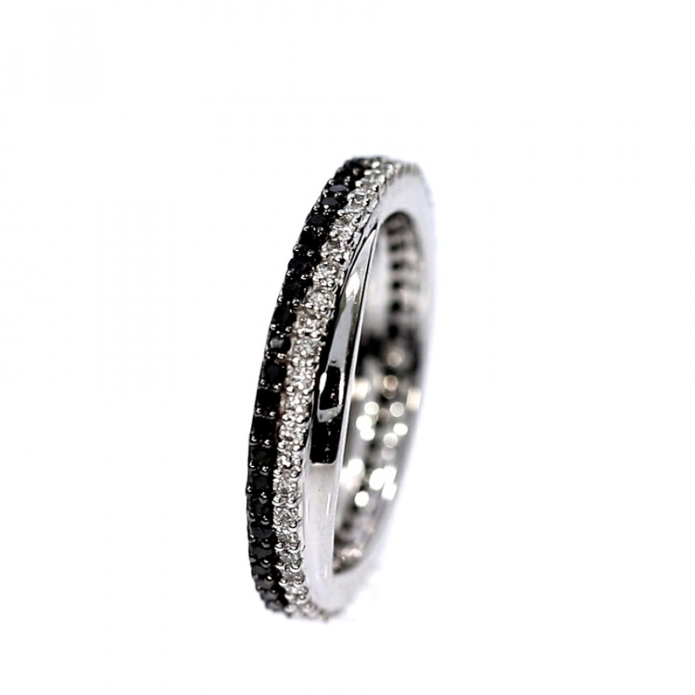 Золотое кольцо с черным бриллиантом