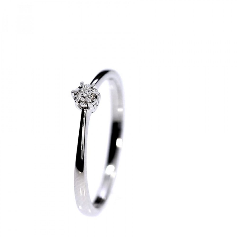 Auksinis žiedas su briliantu