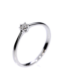 Auksinis žiedas su briliantu