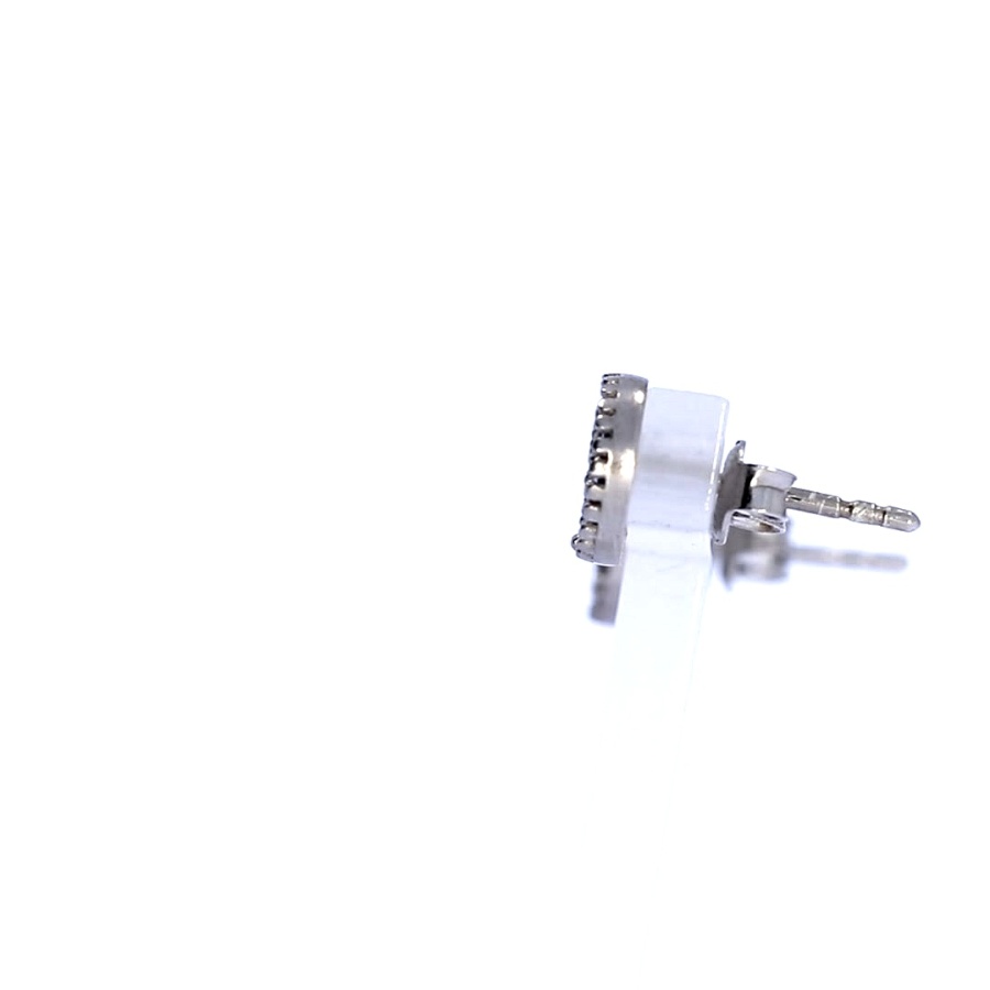 Silver earrings with zircon