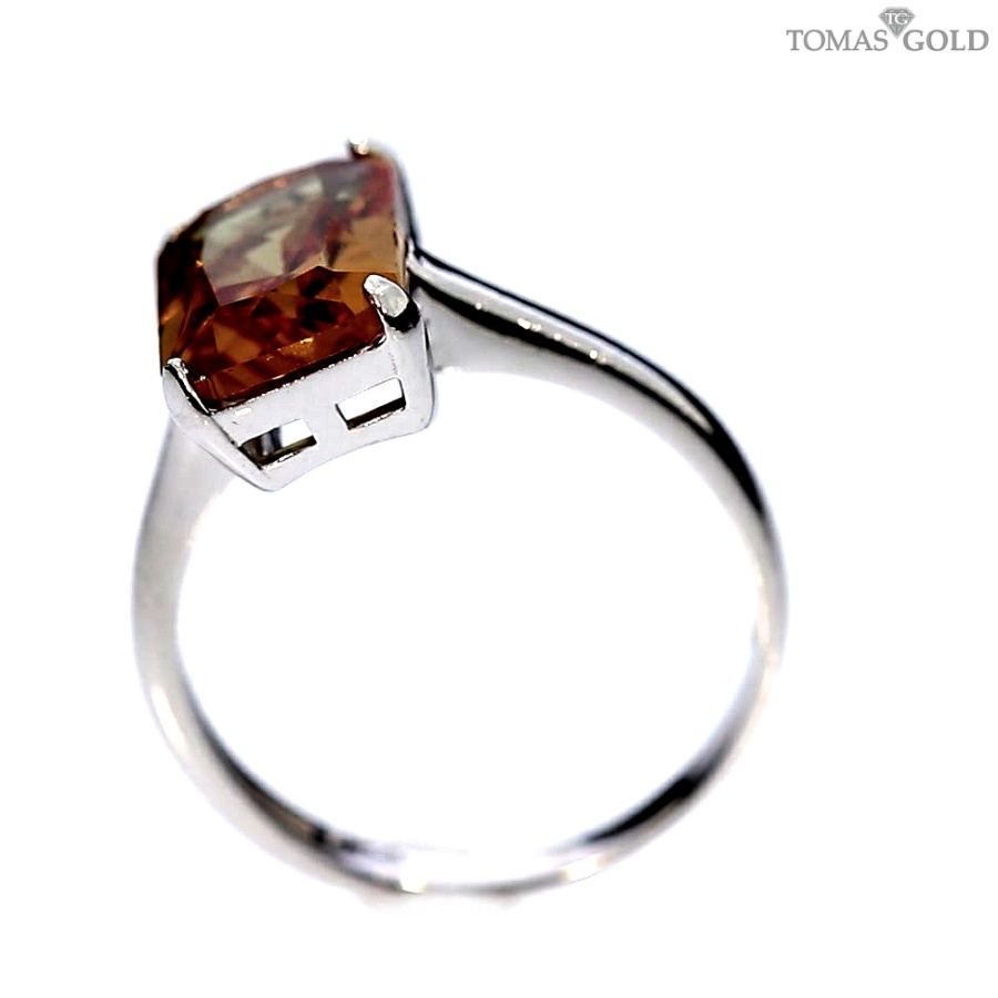 Silver ring with zultanite