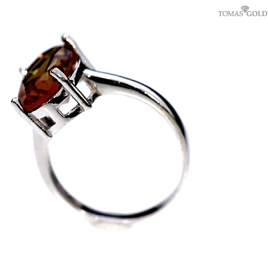 Серебряное кольцо с топазом