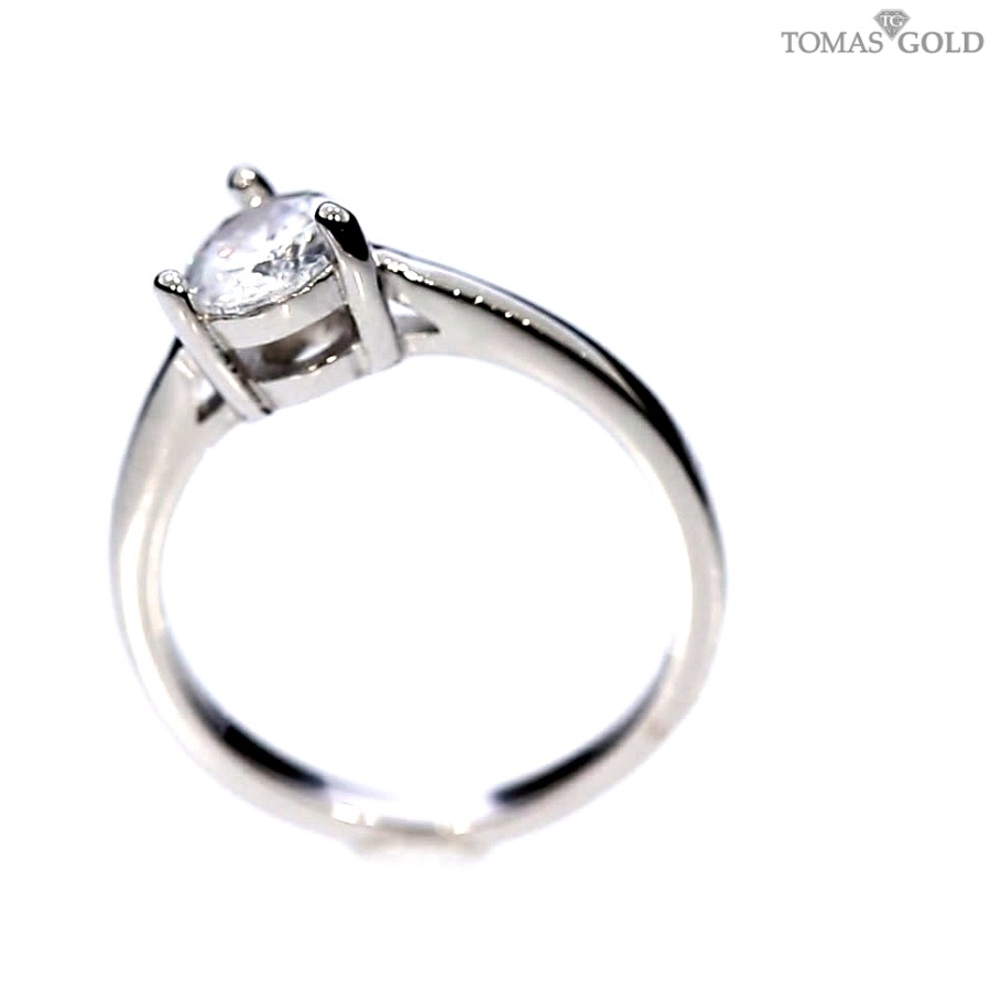 Серебряное кольцо с цирконом